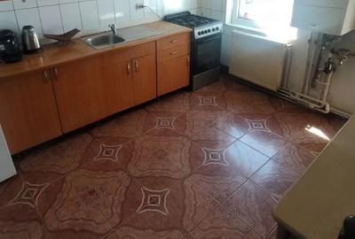 Casă cu 4 camere cu Teren 480 Mp în Central - 2