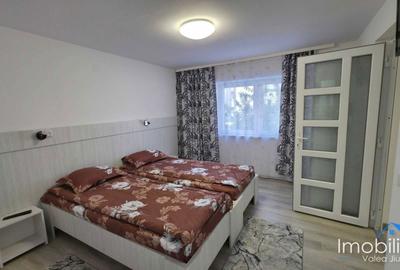 Apartament cu 3 camere decomandat în Petros - 1