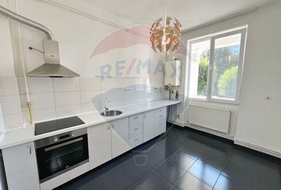 DE INCHIRIAT apartament cu 2 camere in zona ultracentrala - 1