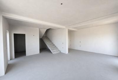 Duplex cu 4 camere decomandat cu Canalizare în Central - 3