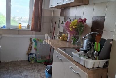 Apartament cu 3 camere semidecomandat, mobilat în Rahova - 6