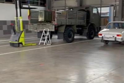 Ansamblu de hale, zona ie?ire spre Izvoare. Pre? 5 Eur/mp - 1