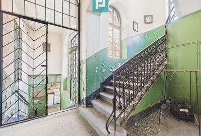 Casă individuală cu 15 camere cu Canalizare în Central - 4