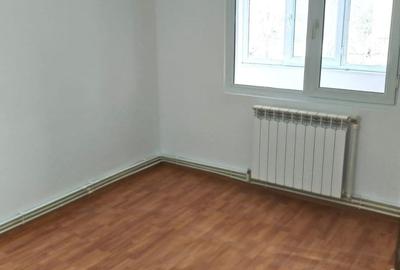 Apartament cu 4 camere semidecomandat în Micro 39 - 3