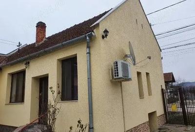 Casă cu 3 camere în Băcia - 8