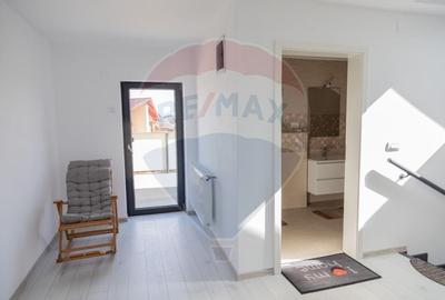 Casa / Vila de vanzare Sanpetru, judetul Brasov - 10