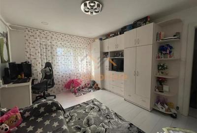 Apartament cu 3 camere semidecomandat în Central - 2