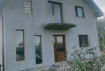 Casă cu 4 camere în Seceani - 10