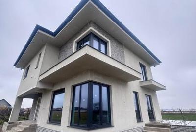 Casă cu 5 camere cu Teren 500 Mp în Central - 3