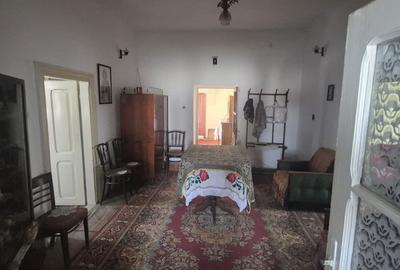 Casă cu 4 camere în Boureni - 8