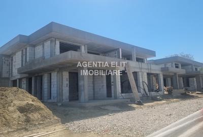 Casă cu 3 camere cu Canalizare în Central - 2