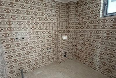 Casă cu 6 camere cu Teren 340 Mp în Prelungirea Ghencea