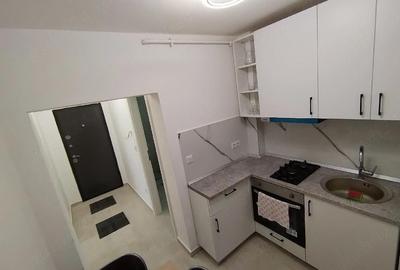 Garsonieră decomandată în Central