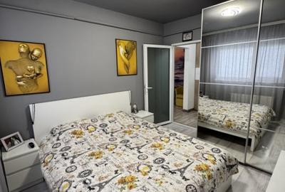 Apartament cu 3 camere semidecomandat în Malu Roșu