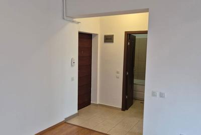 Apartament cu 2 camere semidecomandat în Eroii Revoluției