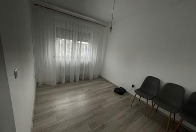 Apartament cu 3 camere în Micro 15 - 2