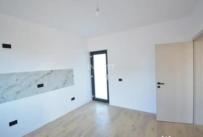 Casă cu 4 camere cu Canalizare în Central - 3