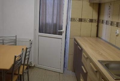 Apartament cu 3 camere decomandat în Colentina