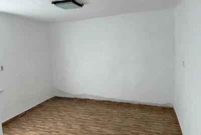 Spațiu comercial, de 13 mp, în Central - 3