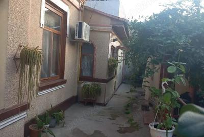 Casă cu 4 camere cu Teren 360 Mp în Central - 4