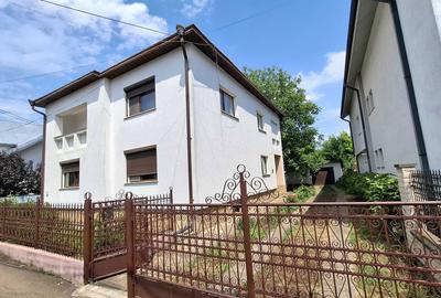 Casă cu 4 camere cu Teren 495 Mp în Central - 4