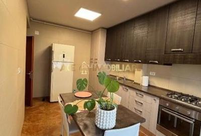 Apartament cu 3 camere decomandat, mobilat în P-ța Universității - 8