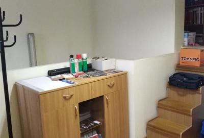 Spațiu comercial, de 75 mp, în Central - 8