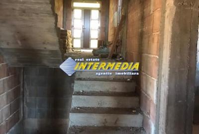Casă individuală cu 5 camere cu Canalizare în Sud - 11