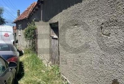 Casă cu 8 camere cu Teren 250 Mp în Măgești - 2