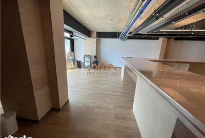 Spațiu comercial, de 187 mp, în Central - 8