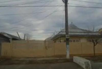 Casă cu 4 camere cu Teren 5917 Mp în Ivești - 5