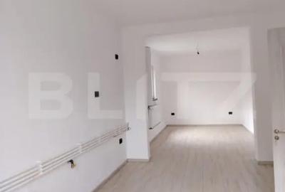 Casă cu 7 camere cu Teren 1388 Mp în Central - 8