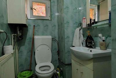 Apartament cu 3 camere decomandat în Micro 11 - 12