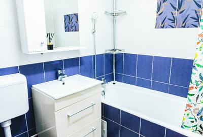 Decebal ,Calea Calarasilor  ,  3 minute metrou Piata Muncii - 21