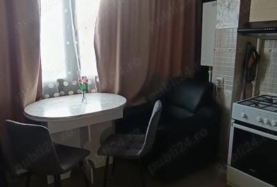 Apartament cu 2 camere decomandat în 1 Decembrie