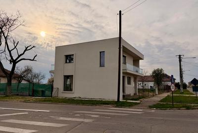 Casă cu 4 camere în Central - 2