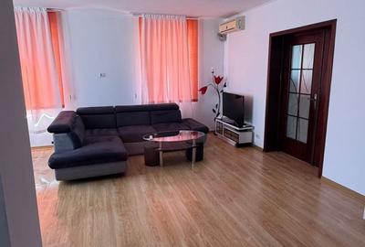 Casă cu 3 camere cu Canalizare în Ultracentral