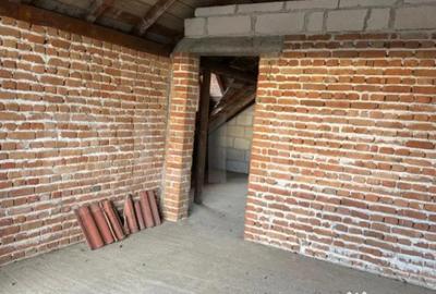 Casă cu 7 camere cu Teren 1400 Mp în Central - 12