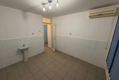 Apartament cu 4 camere decomandat în Berceni - 12