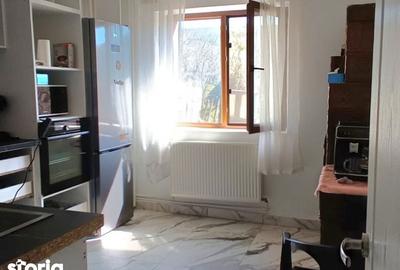 Casă cu 5 camere cu Teren 6381 Mp în Bârnova - 13