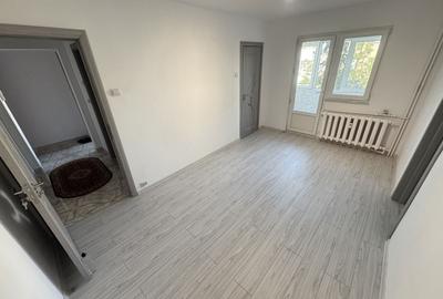 Apartament cu 3 camere semidecomandat în Tomis Nord