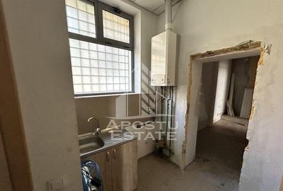 Spațiu comercial, de 153 mp, în P-ța Maria - 2