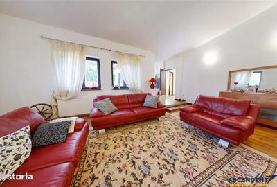 Casă cu 4 camere cu Teren 660 Mp în Rucăr - 2
