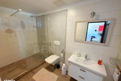 Apartament cu 3 camere semidecomandat în Griviței