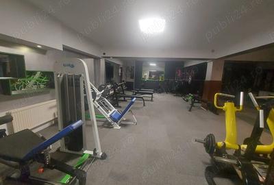 Spațiu comercial, de 220 mp, în Central - 4