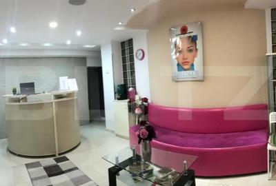 Spațiu comercial, de 290 mp, în Micro 3 - 11