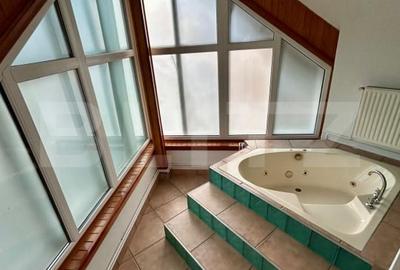 Casa moderna cu design deosebit,situata intr-o zona linistita. - 12