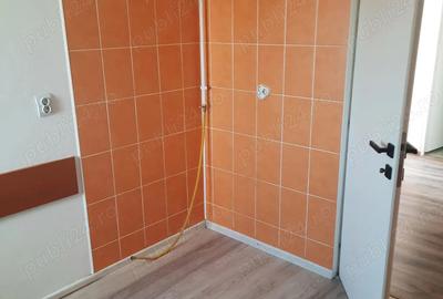 Apartament 3 camere Decomandat - 1