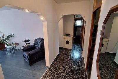 Apartament cu 3 camere decomandat în Traian - 8