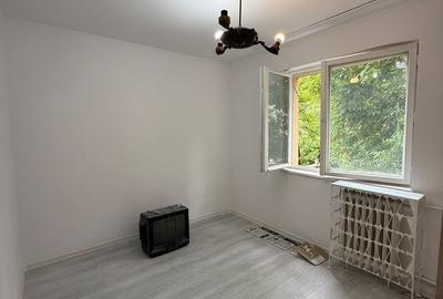 Apartament cu 2 camere decomandat, mobilat în P-ța Reșița